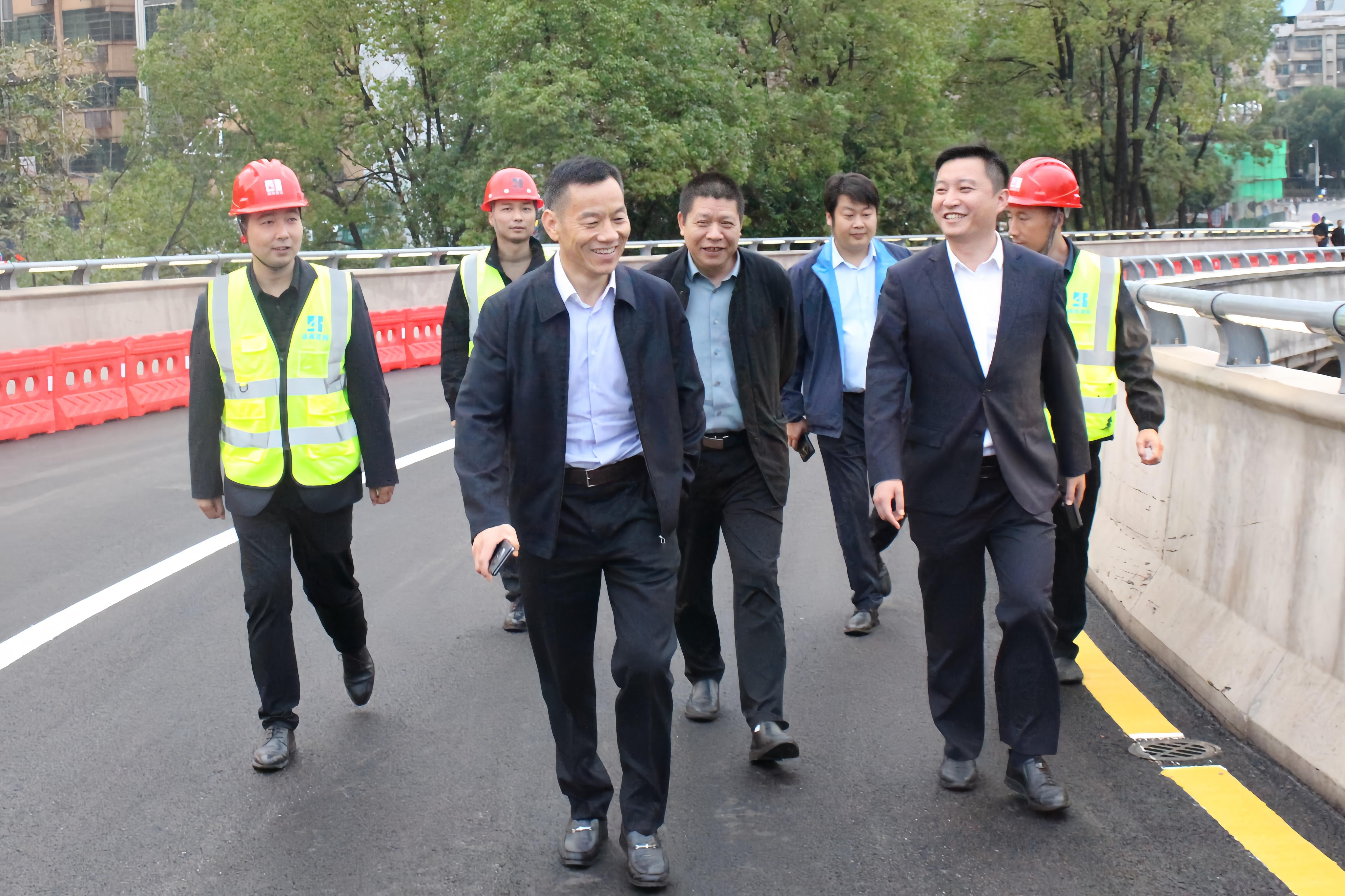 吴顺利带队到市政分公司邵阳站北广场项目督导工作